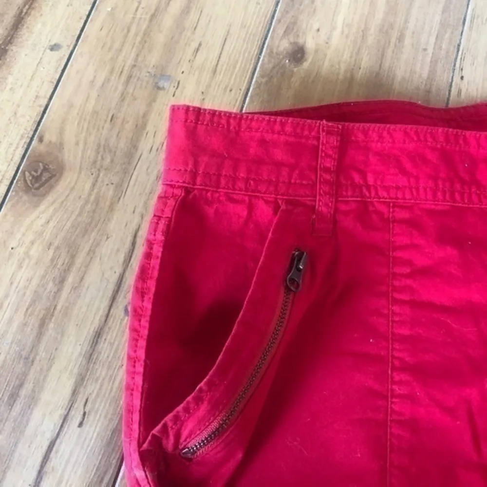 Red shorts sz 6